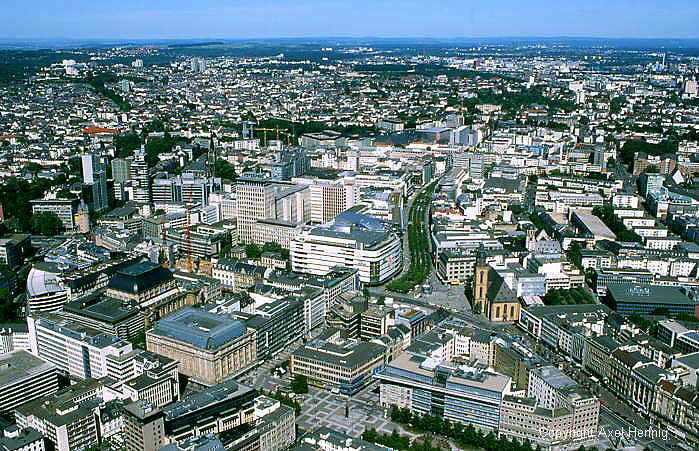 Main Tower-Blick: Zeil / Innenstadt