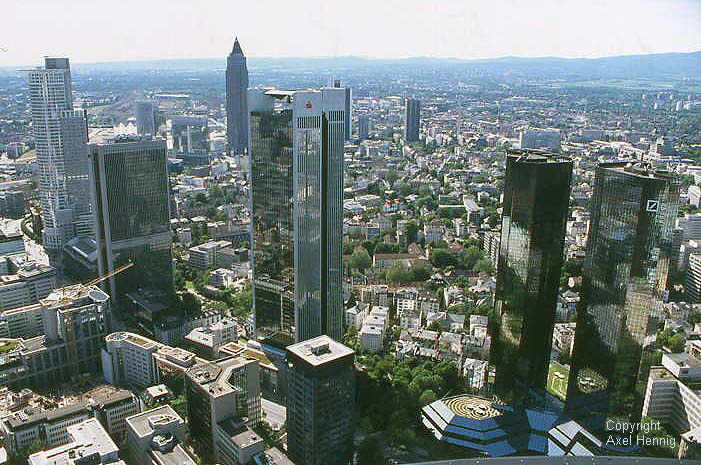 Main Tower-Blick: Hochh&auml;user