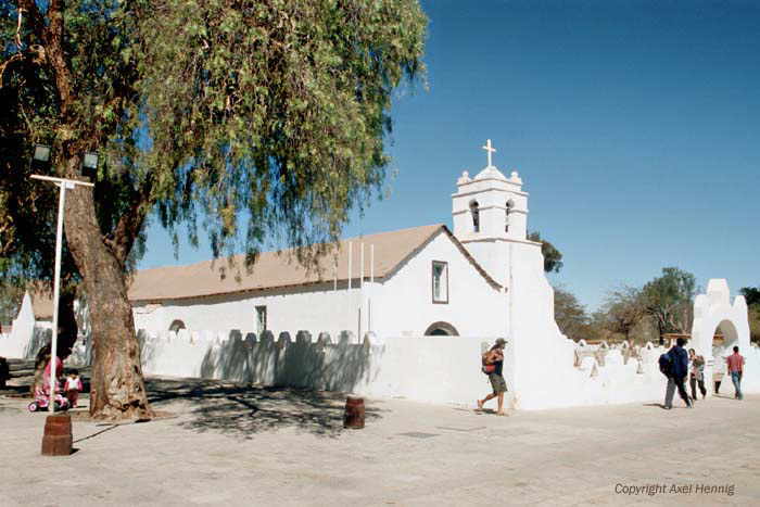 Hauptplatz und Kirche