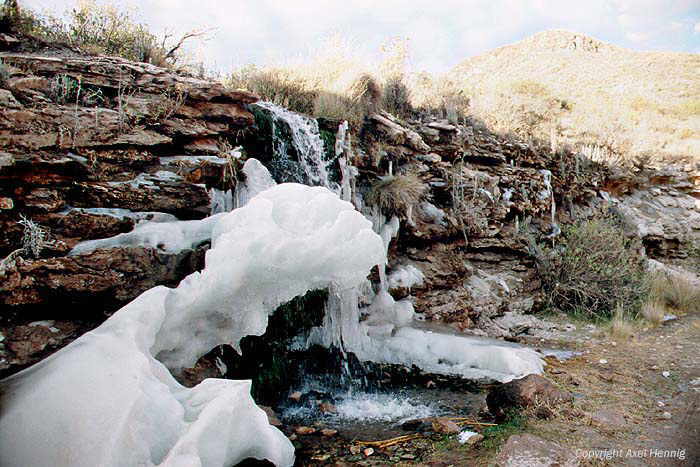 vereister Wasserfall