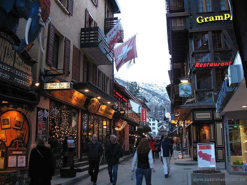 Haupteinkaufsstra&szlig;e